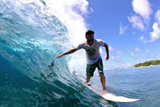 7 Healthy Reasons To Start Surfing!